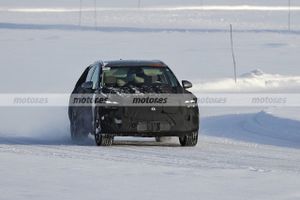 Cazan al Genesis eGV70 2022 en las pruebas de invierno, el rival coreano del BMW iX3