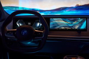 BMW presenta la sofisticada plataforma iDrive 8 con inteligencia artificial 