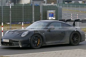 El nuevo Porsche 911 GT3 RS y su enorme alerón al detalle en estas fotos espía