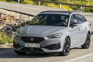 El nuevo CUPRA León e-Hybrid con 204 CV ya tiene precios en España