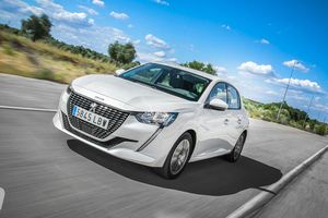 España - Marzo 2021: Peugeot 208 y Citroën C3, duelo en cabeza