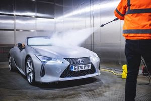 El Lexus LC Cabrio se congela a -18º C para una prueba de calidad [vídeo]