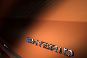Nuevo teaser del Volkswagen Multivan eHybrid 2022, el monovolumen híbrido enchufable
