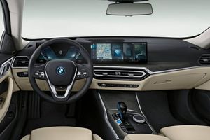 El tecnológico interior del nuevo BMW i4 filtrado por completo
