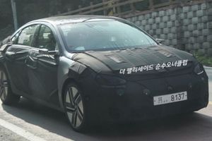 El esperado IONIQ 6, el nuevo coche eléctrico de Hyundai, cazado por primera vez