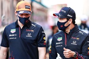 Red Bull: «Si Pérez renueva, no será antes del parón veraniego»
