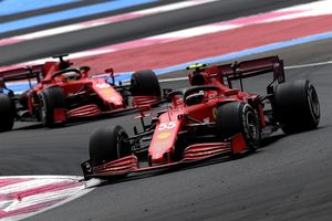 Sainz admite el fiasco de Ferrari con los neumáticos: «Muy mal en general»