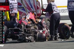 Marko pide una carrera de sanción para Hamilton, Verstappen le tilda de «antideportivo»