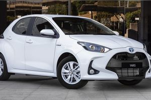 Nuevo Toyota Yaris ECOVan, el utilitario híbrido se transforma en vehículo comercial
