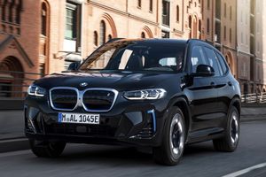 El BMW iX3 LCI 2022 se renueva, el SUV eléctrico recibe importantes novedades