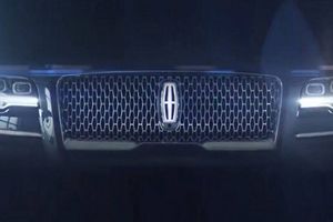 Desvelado el frontal del nuevo Lincoln Navigator 2022 en su último vídeo teaser