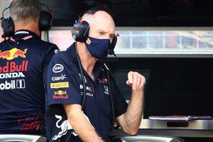 Adiós a los rumores sobre Newey y Aston Martin: renovado por Red Bull