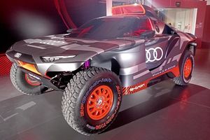 Audi presenta el RS Q e-tron de Carlos Sainz para el Dakar 2022