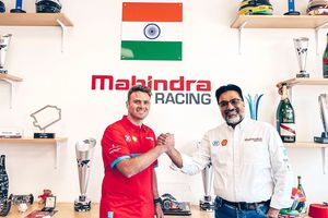Oliver Rowland se une al equipo Mahindra Racing de Fórmula E