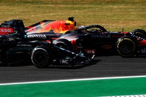 Verstappen, sancionado para Sochi por su accidente con Hamilton en Monza