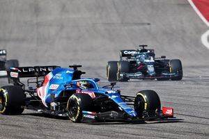 Alonso, abandono y nueva bronca con la FIA: «La F1 es así, no se unificará el criterio»