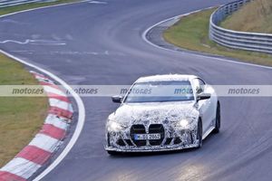Los prototipos del nuevo BMW M4 CSL 2023 surcan Nürburgring a toda velocidad