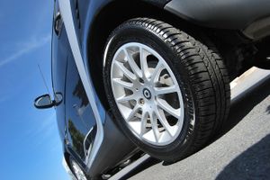 La nueva etiqueta de los neumáticos falla en informaciones clave para la conducción