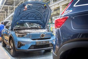 El nuevo SUV eléctrico de Volvo, el C40 Recharge, ya está siendo producido en Europa