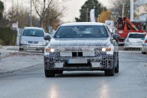 Nuevas fotos espía del BMW i5 2023, la berlina eléctrica rueda en la calle
