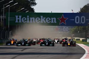 Hamilton y Wolff, críticos con Bottas: «Dejó la puerta abierta a Verstappen»
