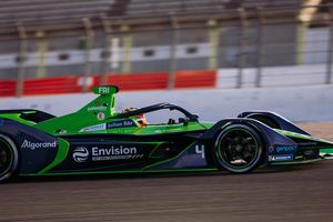 Frijns piensa en verde y domina el primer día del test de la Fórmula E