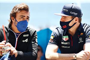 Verstappen, gran fan de Alonso: «Nunca se rinde, un verdadero luchador»
