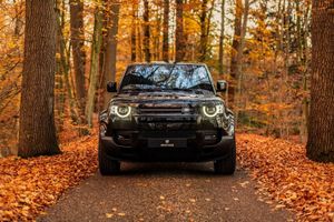 Heritage Custom vuelve a la carga con el Land Rover Defender Valiance Black Steel