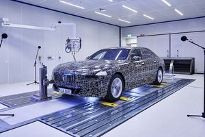 El BMW i7 2023, el Serie 7 eléctrico, se somete a pruebas de laboratorio en el FIZ