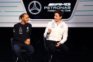 Hamilton desmiente a Wolff: «Nunca pensé en retirarme»