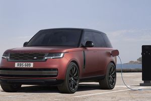 Todos los precios del nuevo Range Rover PHEV, ¡hasta 510 CV y 113 km de autonomía eléctrica!