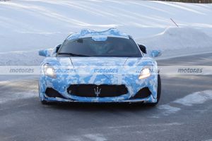 El nuevo Maserati MC20 Cabrio 2023, cazado en fotos espía en las pruebas de invierno
