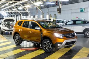 Renault deja de fabricar coches en Rusia y estudia vender su participación en AvtoVAZ