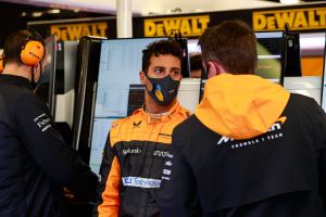 Daniel Ricciardo da positivo en COVID y no podrá subirse al McLaren en Bahréin
