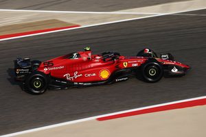 Carlos Sainz lidera el segundo test en Bahréin para una Ferrari muy favorita