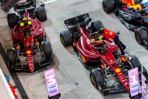 Ferrari descarta órdenes de equipo; Sainz y Leclerc podrán luchar en Imola