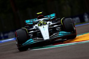 Wolff defiende a Hamilton y Rosberg hurga en la herida