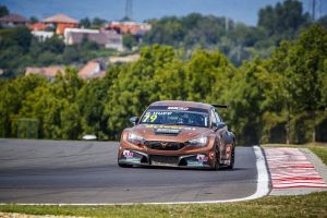 Zengö Motorsport seguirá con CUPRA en el WTCR, pero con dos coches