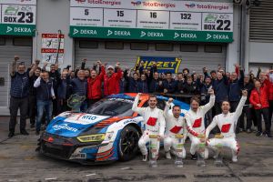 El Audi #15 de Phoenix Racing conquista las 24 Horas de Nürburgring 2022