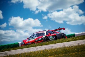 Nico Müller logra la pole del domingo en Portimao con el Audi #51