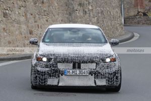 El nuevo BMW M5 cazado en fotos espía en las campiñas alemanas