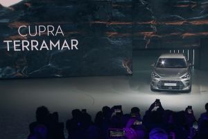 CUPRA Terramar, un nuevo SUV híbrido enchufable con 100 km. de autonomía eléctrica