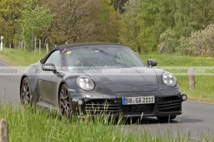 El Porsche 911 Cabrio Facelift cazado en nuevas pruebas cerca de Nürburgring
