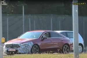 El Mercedes CLA Facelift aparece por primera vez en un video espía