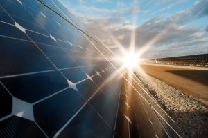 Gran avance en la energía solar: el primer panel de 700 W del mundo ha sido homologado
