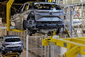 La producción de vehículos en España sigue la senda de la recuperación en agosto de 2022
