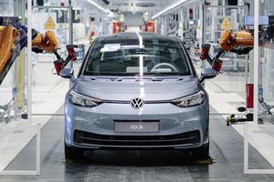 Volkswagen revela cuándo finalizará la crisis de los microchips y semiconductores