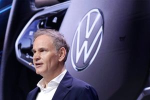 Oliver Blume debería irse, cobra más de 10 millones de euros y culpa de la crisis en Volkswagen a China y a 100.000 empleados