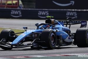 Sainz vuelve a señalar a Williams y deja en el aire su renovación: «Lo miraré con calma»