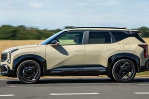 El SUV de KIA que ha triunfado en medio mundo llega a España con precio rebajado, motor turbo de 180 CV y buen equipamiento